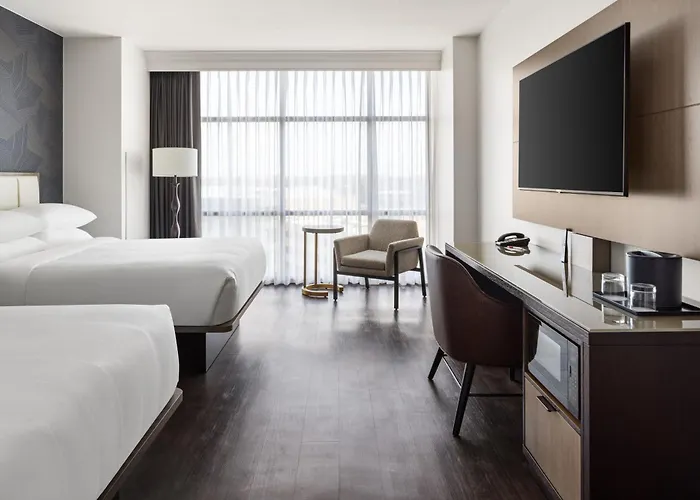 Hotel Marriott Normal And Conference Center