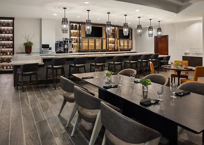 Marriott Normal And Conference Center Hotel 4*