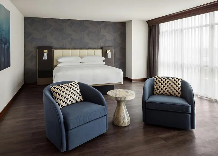 Marriott Normal And Conference Center Hotel