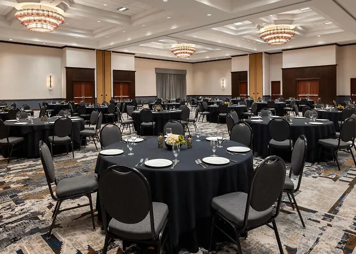 Marriott Normal And Conference Center Hotel 4*