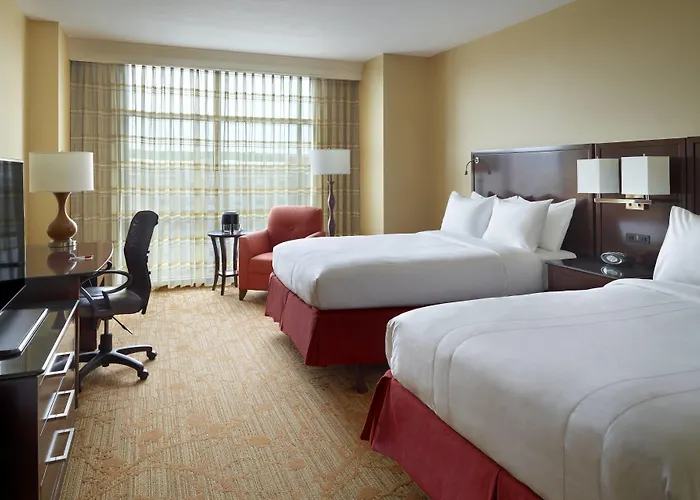 Marriott Normal And Conference Center Hotel 4*