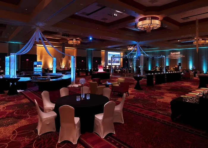 Marriott Normal And Conference Center Hotel