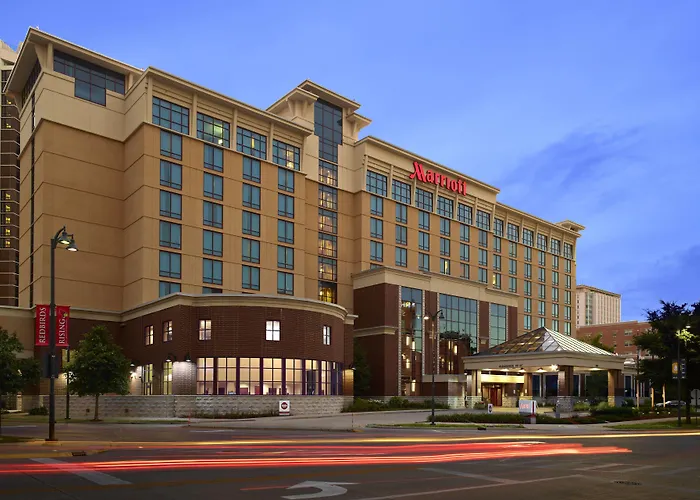 Hotel Marriott Normal And Conference Center 4*