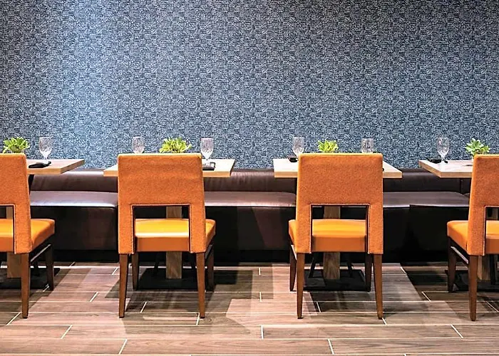Marriott Normal And Conference Center Hotel 4*