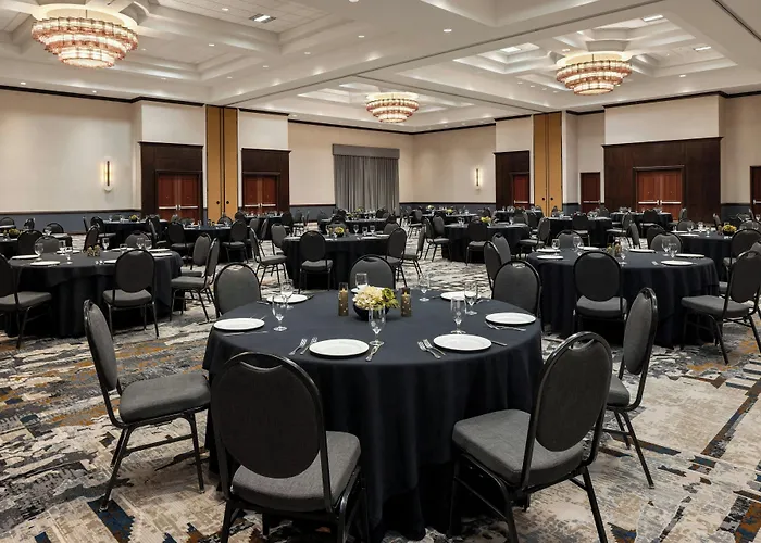 Hotel Marriott Normal And Conference Center