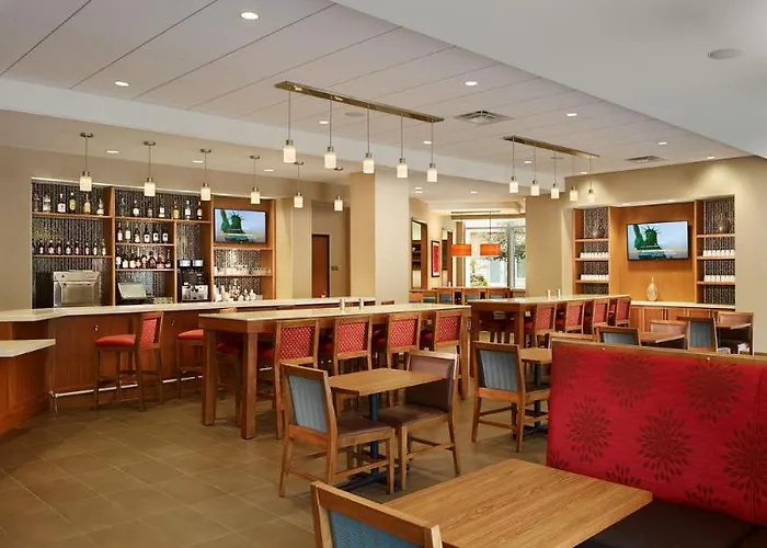 Hotel Marriott Normal And Conference Center 4*