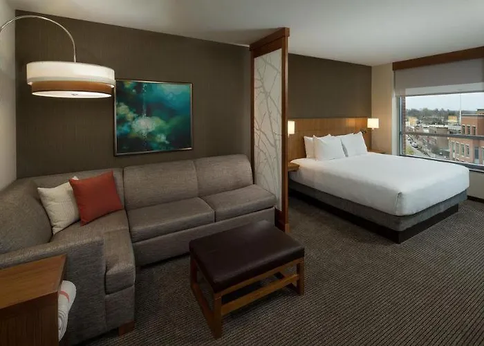 Hotel Marriott Normal And Conference Center 4*